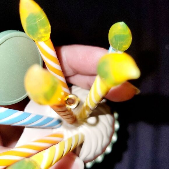 Hallmark keepsake cupcake  Christmas ornament. ^ - Picture 8 of 9